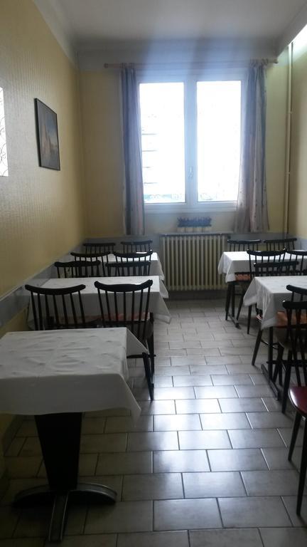Central Hotel Saint-Priest  Zewnętrze zdjęcie